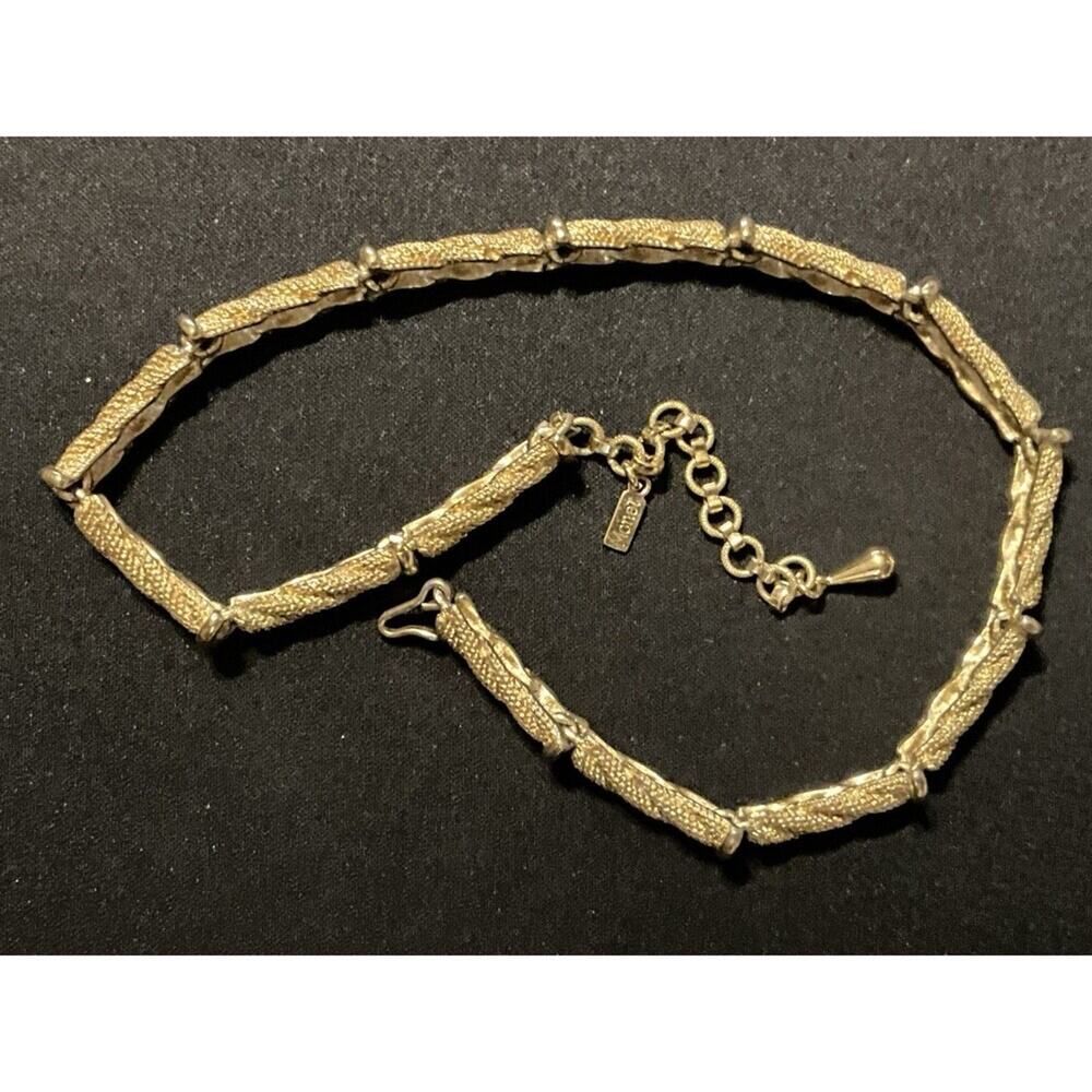 Vintage Monet Signed Gold Tone 16in Hook Clasp Necklace.